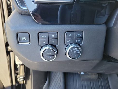 Used 2025 GMC Sierra 1500 SLT w/ SLT Premium Plus Package image 27