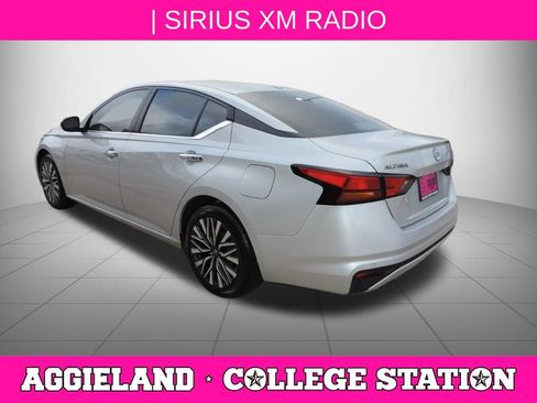 Certified 2024 Nissan Altima 2.5 SV FWD image 6