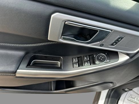 Used 2022 Ford Explorer Limited image 36