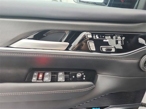 New 2026 Jeep Grand Wagoneer Summit image 34