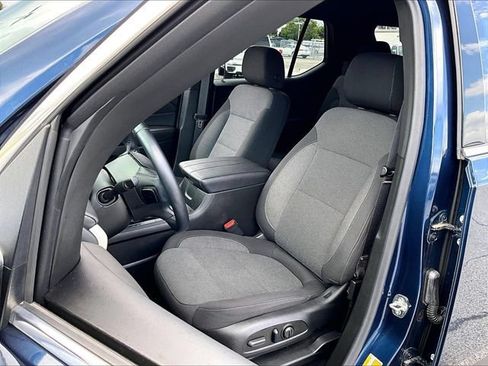 Used 2023 Chevrolet Traverse LT FWD image 10