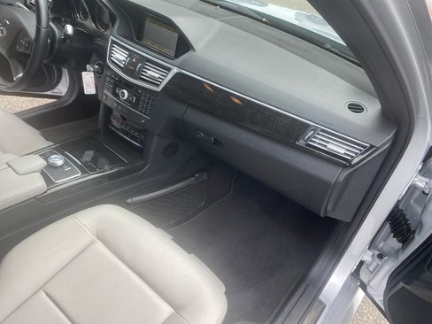 Used 2011 Mercedes-Benz E 350 4MATIC Sedan image 24