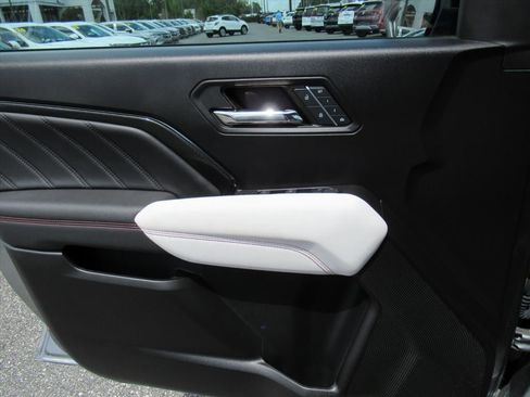 Used 2024 GMC Canyon AT4X AWD/4WD image 22