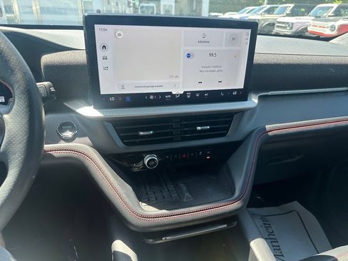 Used 2025 Ford Explorer ST AWD/4WD image 18