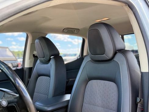 Used 2019 Chevrolet Colorado Z71 AWD/4WD image 14