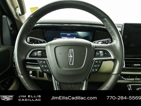 Used 2022 Lincoln Navigator Reserve image 9