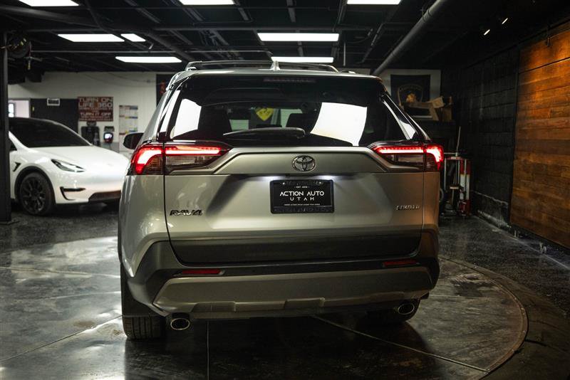 Used 2019 Toyota RAV4 Limited w/ Carpet Mat Package FWD image 6