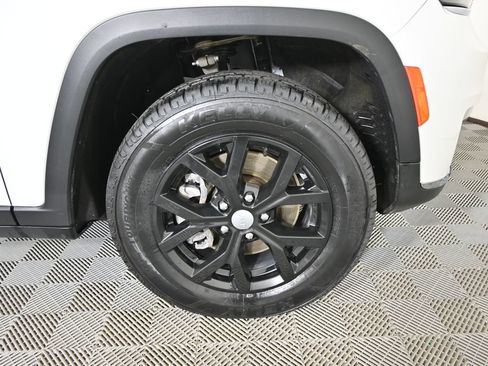 Used 2021 Jeep Grand Cherokee L Limited AWD/4WD image 11