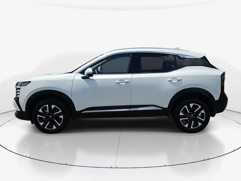 Used 2025 Nissan Kicks SR FWD image 10
