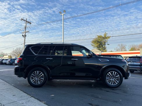 Used 2024 Nissan Armada SL w/ Captain's Chairs Package image 5