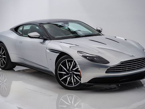 Used 2017 Aston Martin DB11 V12 RWD image 3