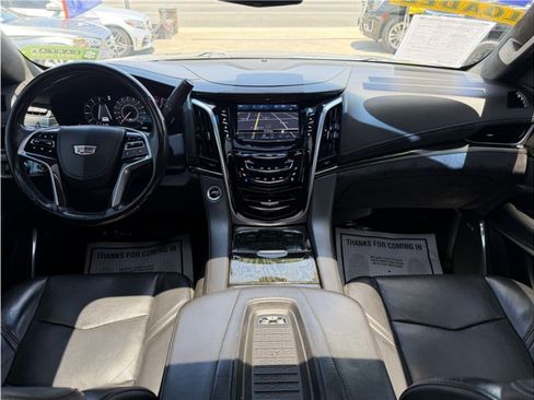 Used 2019 Cadillac Escalade Platinum AWD/4WD image 34