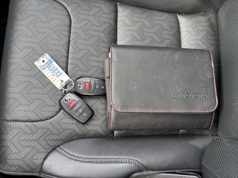 Used 2024 Toyota Tundra Limited image 22