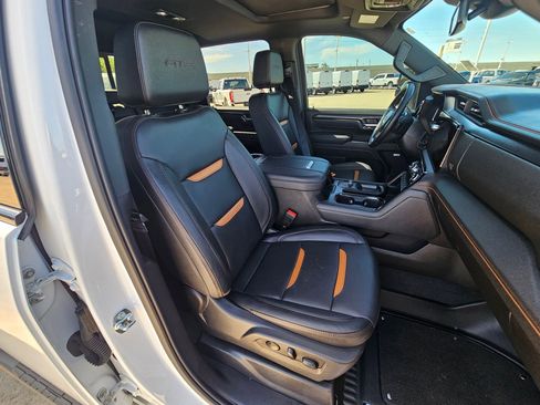 Used 2025 GMC Sierra 2500 AT4 AWD/4WD image 34
