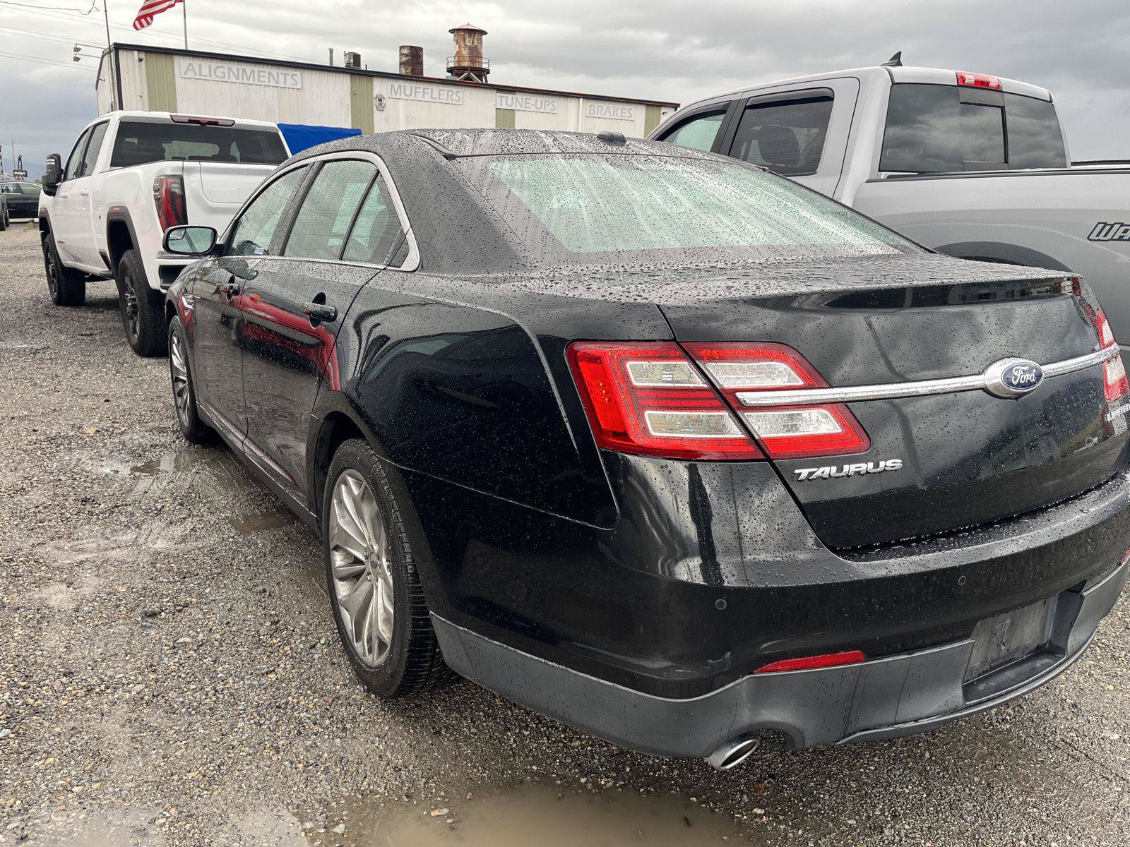 Used 2015 Ford Taurus Limited FWD image 5
