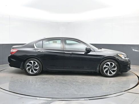 Used 2017 Honda Accord EX-L image 11
