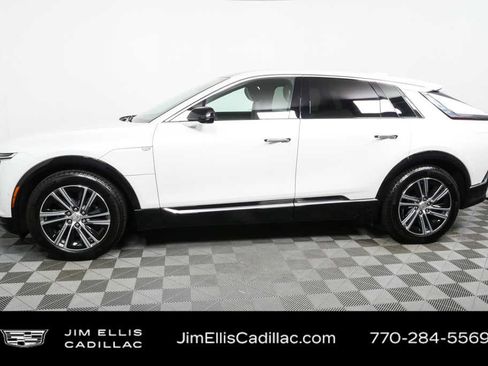 Certified 2024 Cadillac Lyriq Luxury w/ Nappa Leather Package AWD/4WD image 32
