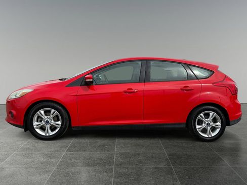 Used 2013 Ford Focus SE FWD image 2