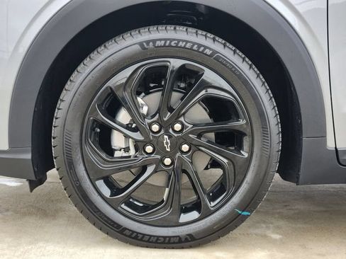 New 2027 Chevrolet Bolt RS FWD image 9