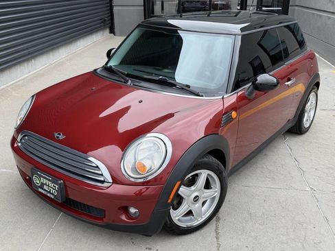 Used 2009 MINI Cooper Hardtop FWD image 2