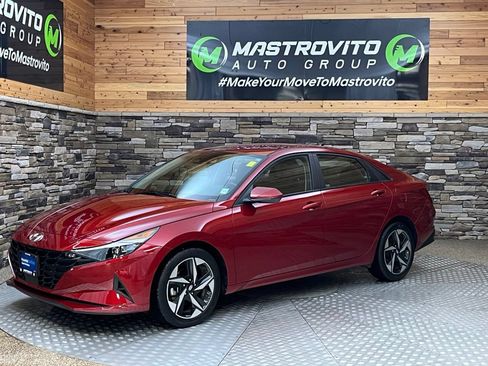 Used 2023 Hyundai Elantra SEL w/ Convenience Package FWD image 11
