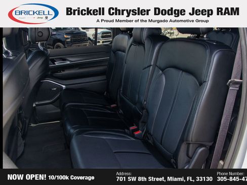Used 2024 Jeep Wagoneer L Series II w/ Flexible Seating Group AWD/4WD image 15