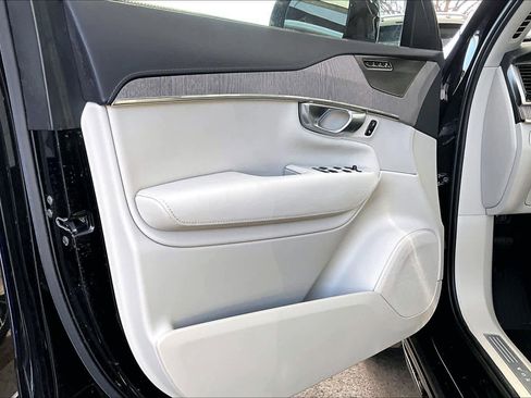 Used 2023 Volvo XC90 B6 Ultimate w/ Protection Package Premier image 22