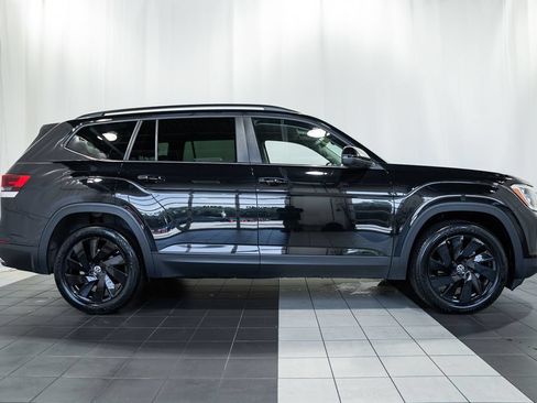 Used 2024 Volkswagen Atlas SE w/ Black Wheel Package AWD/4WD image 3
