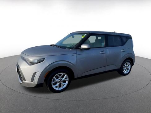 Used 2025 Kia Soul LX w/ LX Technology Package image 8