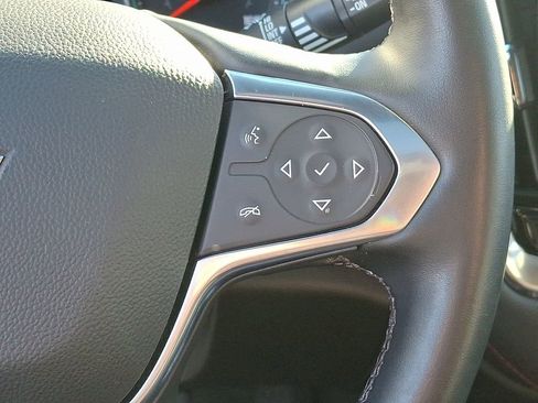 Used 2023 Chevrolet Traverse RS image 30