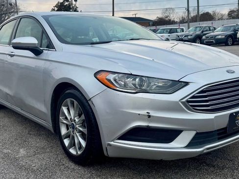Used 2017 Ford Fusion SE image 8