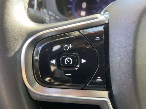 Certified 2024 Volvo XC60 B5 Plus image 23