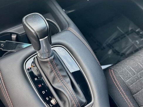 Certified 2025 Honda HR-V Sport image 15