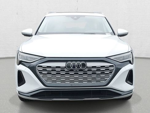 Used 2024 Audi Q8 e-tron Premium Plus w/ Premium Plus Package AWD/4WD image 2