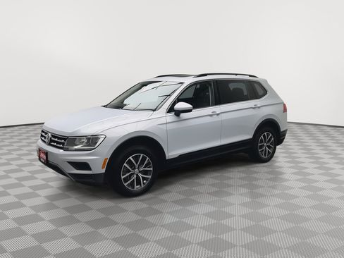 Used 2019 Volkswagen Tiguan SEL Premium R-Line FWD image 32