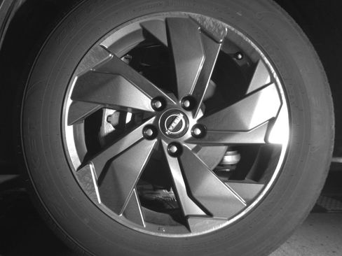 Used 2025 Nissan Rogue SV image 12