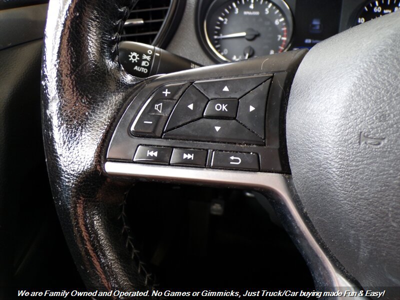 Used 2020 Nissan Rogue SV AWD/4WD image 32