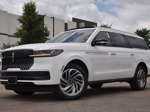 New 2026 Lincoln Navigator L Reserve AWD/4WD image 1