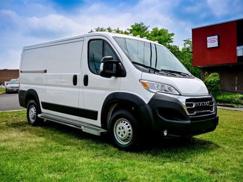 Used 2025 RAM ProMaster 2500 w/ U-Haul Equipment Group FWD image 3