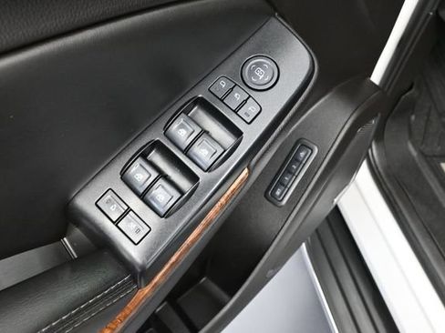Used 2016 Chevrolet Tahoe LTZ AWD/4WD image 22