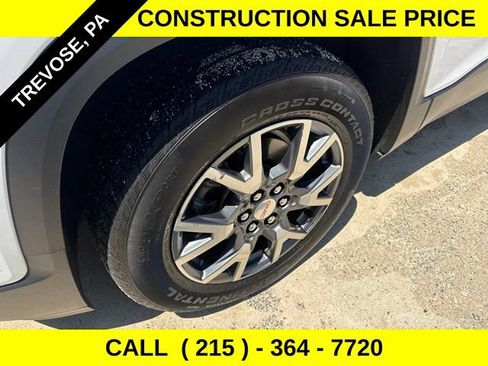 Used 2023 GMC Acadia SLT FWD image 18