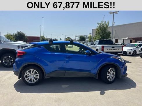 Used 2019 Toyota C-HR LE FWD image 2