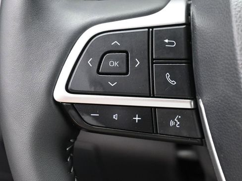 Certified 2024 Toyota Highlander XLE AWD/4WD image 17