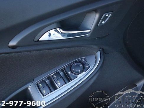 Used 2024 Chevrolet Malibu LT FWD image 12