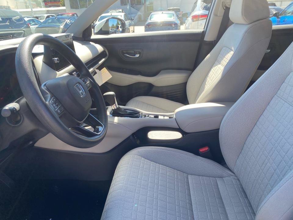 Certified 2027 Honda HR-V LX image 30