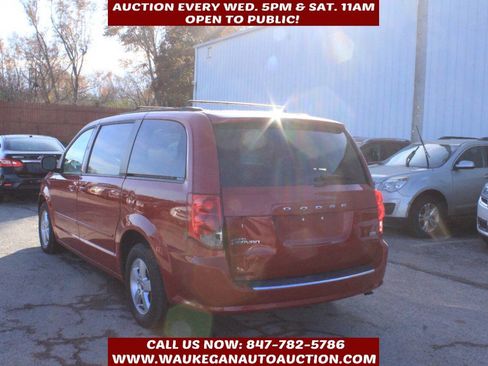 Used 2013 Dodge Grand Caravan SXT FWD image 6