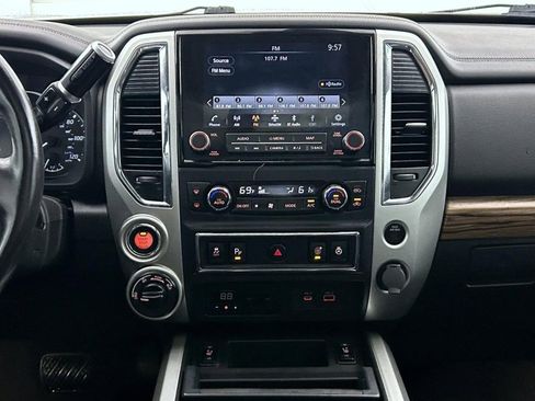 Used 2021 Nissan Titan SL w/ Moonroof Package image 12