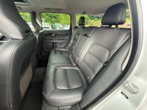 Used 2016 Volvo XC70 T5 Platinum w/ Climate Package AWD/4WD image 22