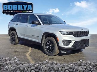 Used 2024 Jeep Grand Cherokee Altitude video 2
