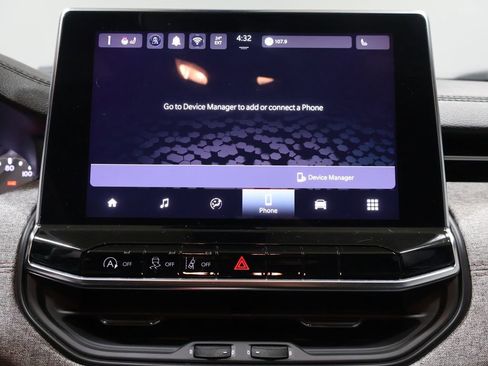 Used 2024 Jeep Compass Latitude image 31